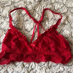 Red lace bralett
